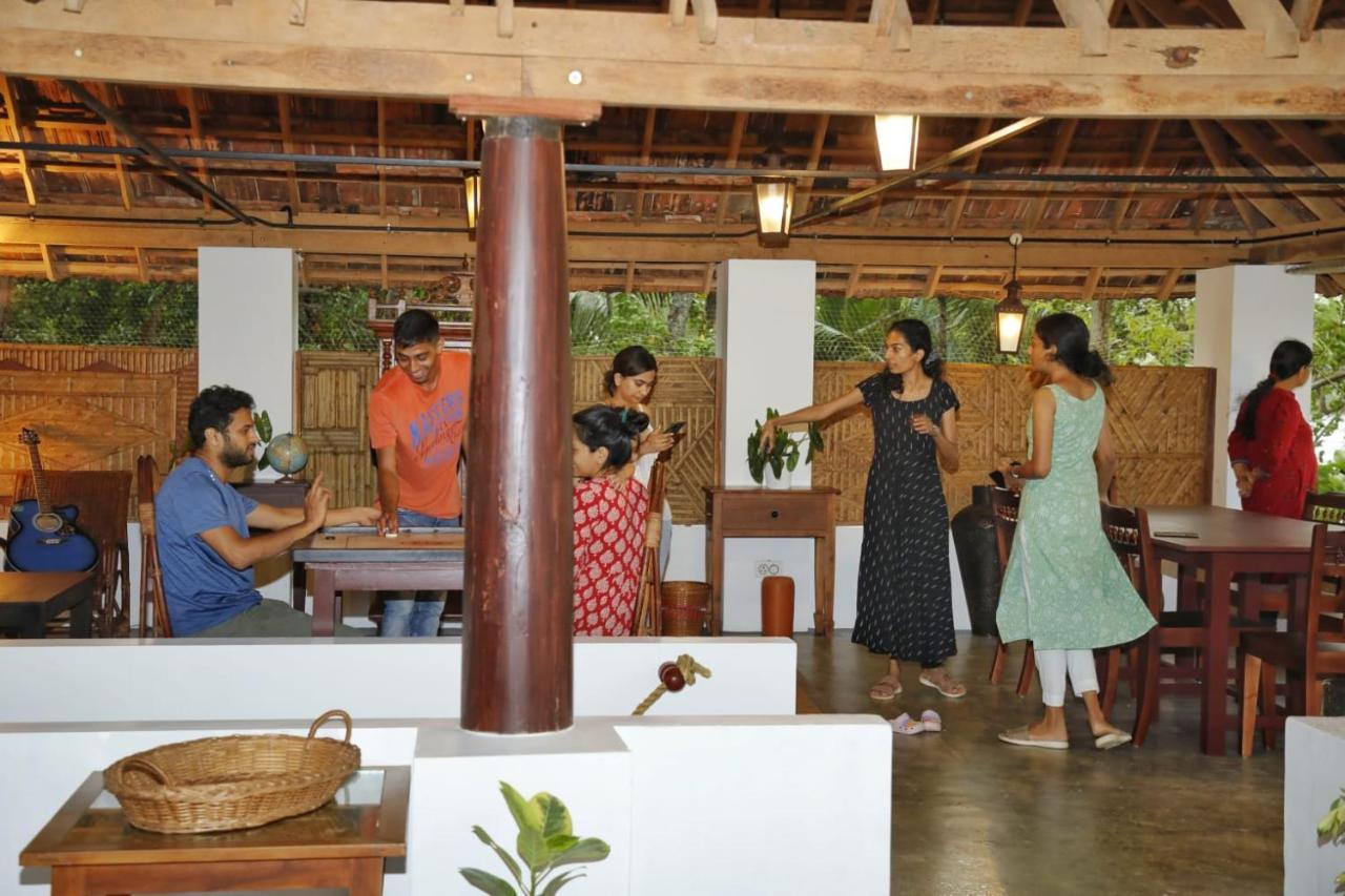 Hotel Vala House Cherai Beach Esterno foto