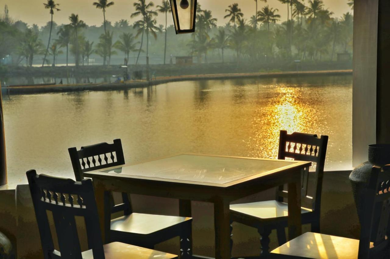 Hotel Vala House Cherai Beach Esterno foto