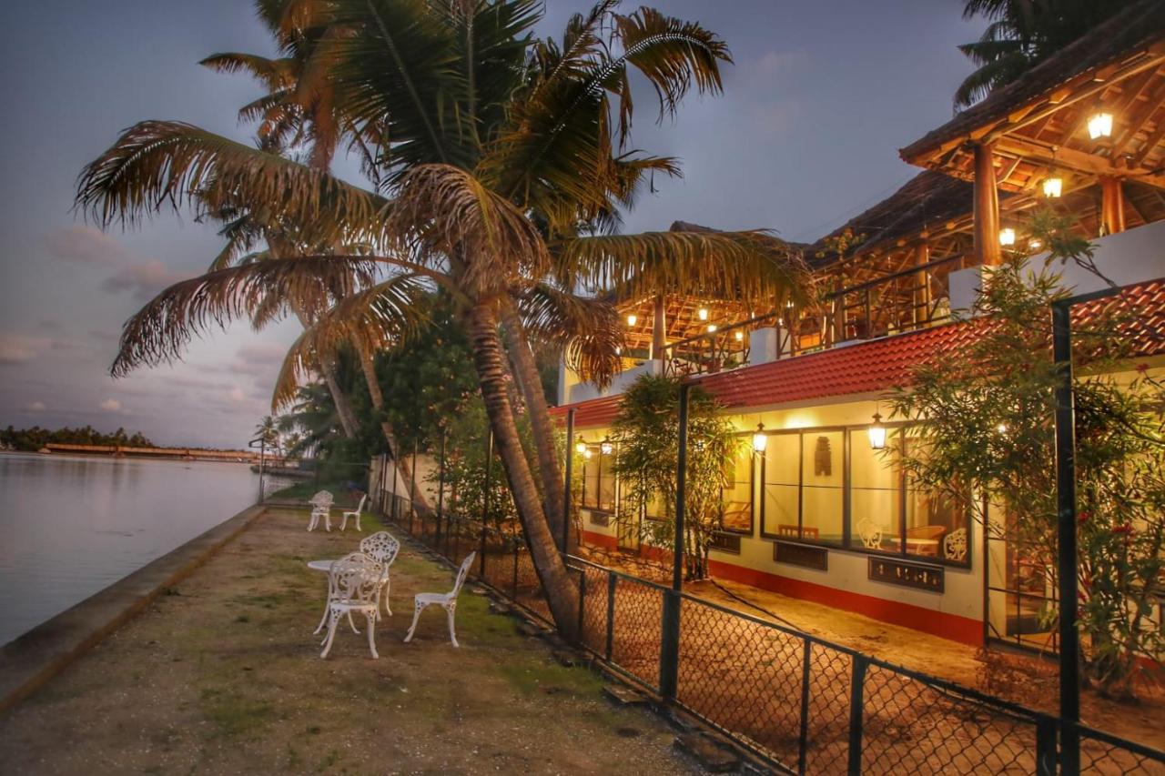 Hotel Vala House Cherai Beach Esterno foto