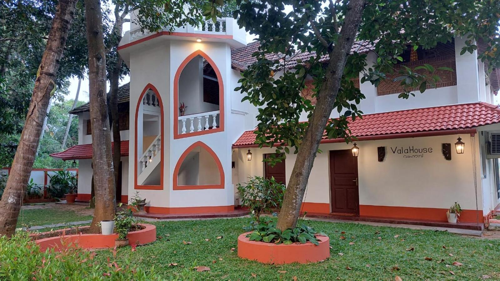 Hotel Vala House Cherai Beach Esterno foto